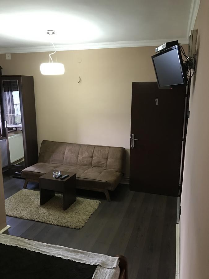 Rooms Čačak Екстериор снимка